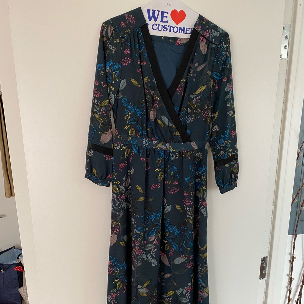 LIKE NEW Banana Republic Floral Long Sleeve Dress
